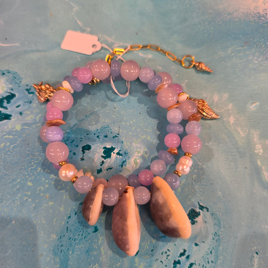 Seashell and pearl bracelet